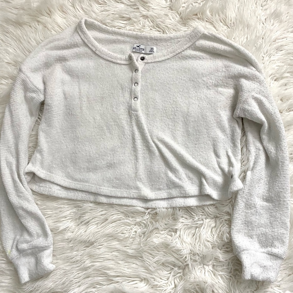 Hollister Cropped Long-Sleeve sweater